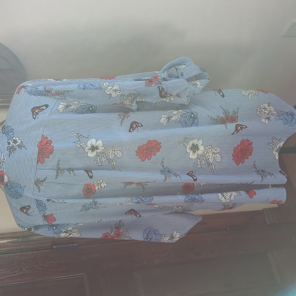 Flower print Top - Picture 3 of 8